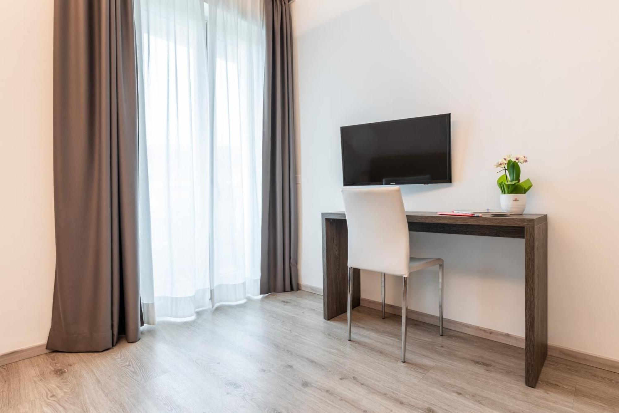 Hotel Italia Garda  Phòng bức ảnh