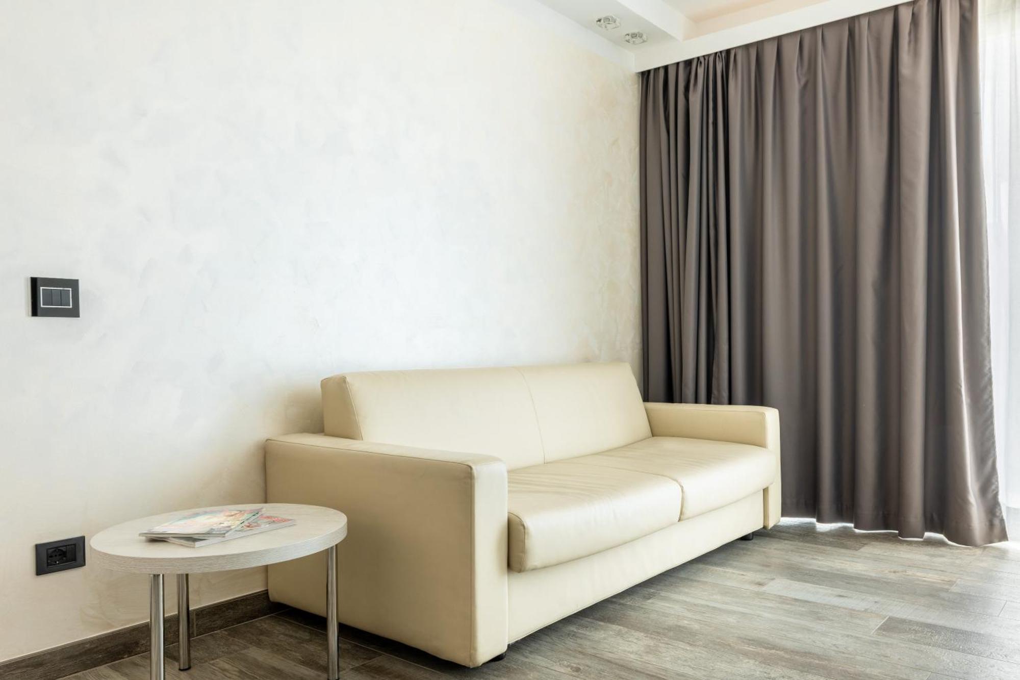 Hotel Italia Garda  Phòng bức ảnh